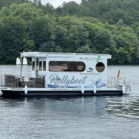 Botel Hausboot Rollyboot Evolution- Feste Am Steg *